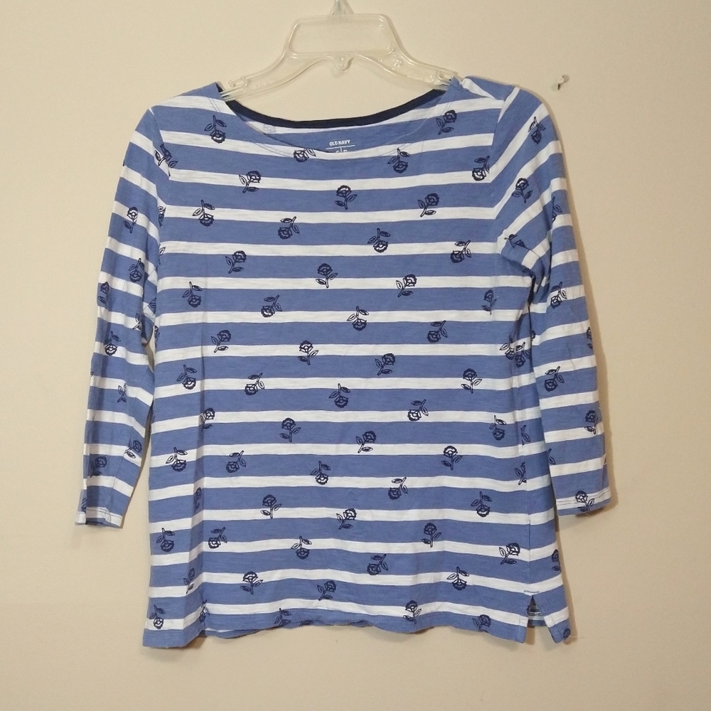 🌹Old Navy 3/4th Sleeve Blue and White Striped Shirt with Flowers Small